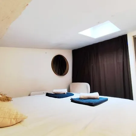 Apartment T2 In The Historic Heart Of Bordeaux