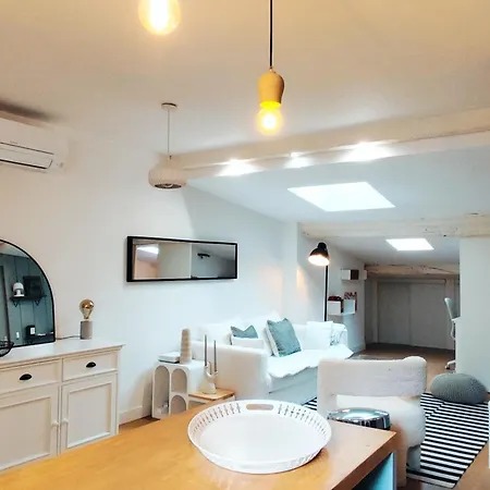 T2 In The Historic Heart Of Apartment Bordeaux